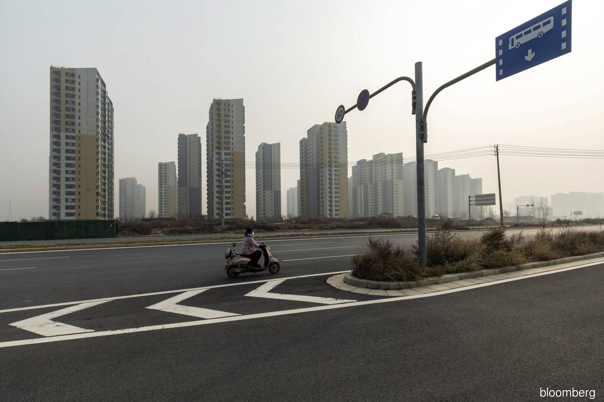 China quietly pivots from land sale limits to stem housing slump